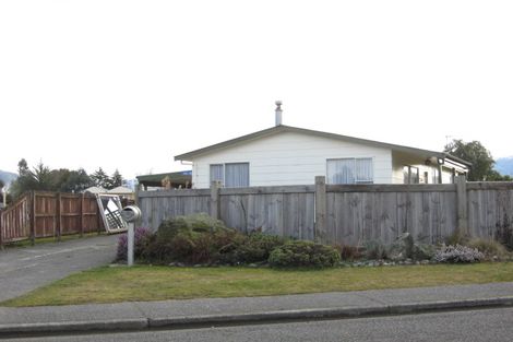 Photo of property in 5 Duncan Street, Te Anau, 9600