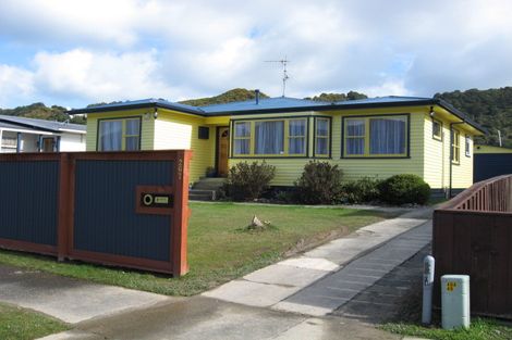 Photo of property in 267 Wellington Road, Wainuiomata, Lower Hutt, 5014