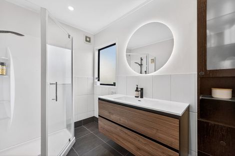 Photo of property in 2/36 Gatman Street, Birkdale, Auckland, 0626