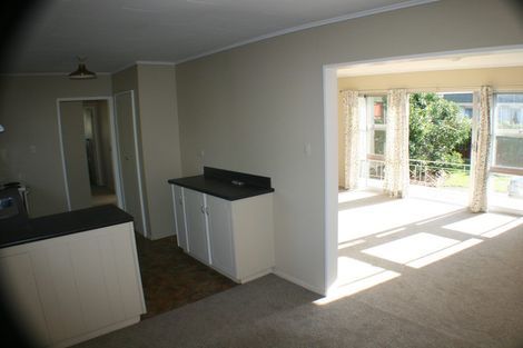 Photo of property in 15 Skerrett Crescent, Tamatea, Napier, 4112