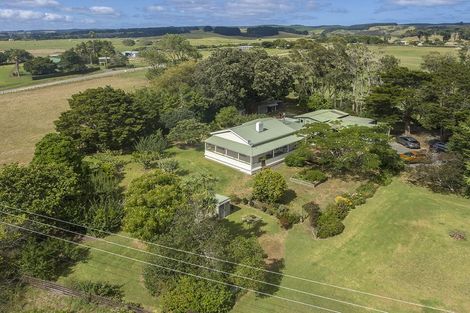 Photo of property in 2059 State Highway 16, Helensville, 0875