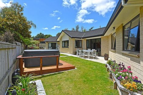 Photo of property in 33 Kahikatea Lane, Brown Owl, Upper Hutt, 5018