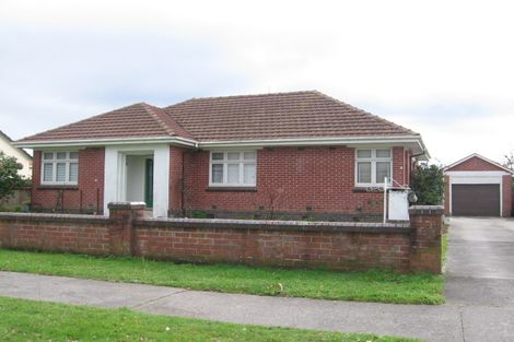 Photo of property in 631 Featherston Street, Roslyn, Palmerston North, 4414