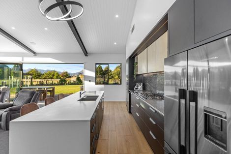 Photo of property in 87 Black Peak Road, Wanaka, 9382