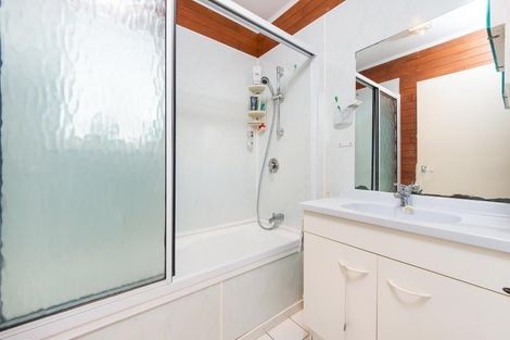 Photo of property in 110 Farquhar Road, Glendene, Auckland, 0602