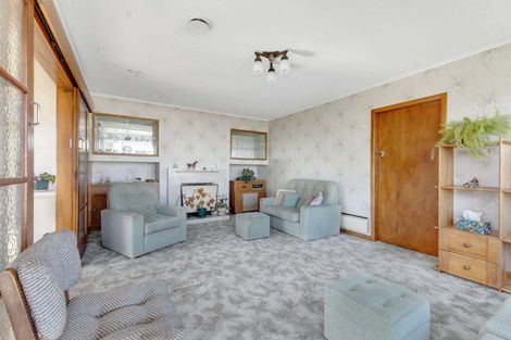 Photo of property in 27 South Road, Moturoa, New Plymouth, 4310