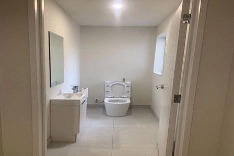 Photo of property in 98 Cardiff Road, Pakuranga, Auckland, 2010