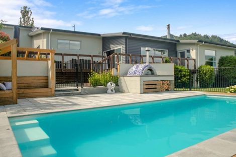 Photo of property in 9 Bell Bird Rise, Picton, 7220