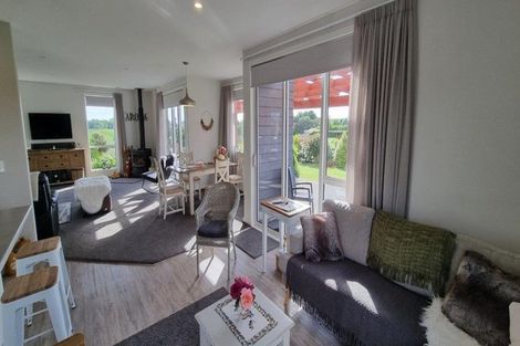 Photo of property in 9 Waipuna Grove, Levin, 5571