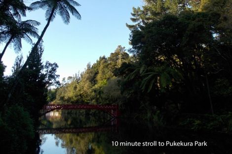 Photo of property in 9 Mackillop Way, Brooklands, New Plymouth, 4310