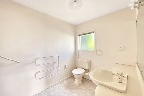 Photo of property in 20 Galaxy Drive, Mairangi Bay, Auckland, 0630