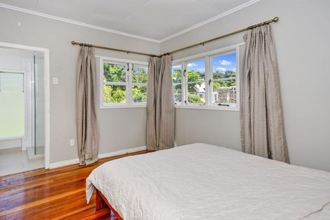 Photo of property in 214 Onewa Road, Birkenhead, Auckland, 0626