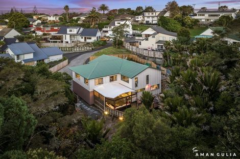 Photo of property in 322b Glenfield Road, Glenfield, Auckland, 0629