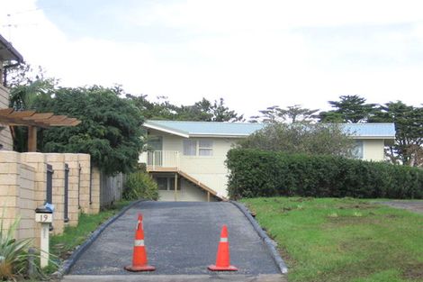 Photo of property in 19 Lynton Road, Bucklands Beach, Auckland, 2012