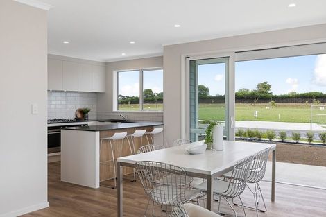 Photo of property in 35 Hayfield Way, Karaka, Papakura, 2113