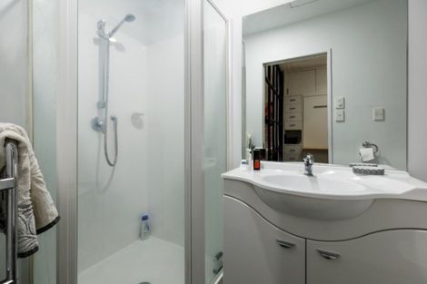 Photo of property in Atrium Towers, 4i/154 The Terrace, Wellington Central, Wellington, 6011