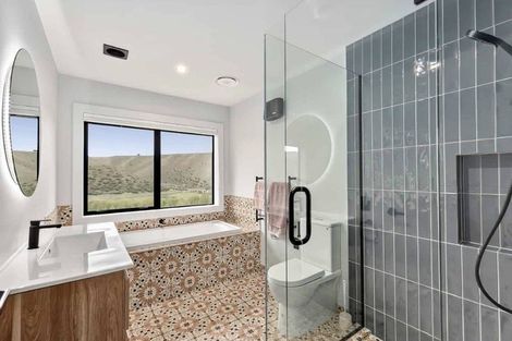 Photo of property in 2 Judare Drive, Lowburn, Cromwell, 9384