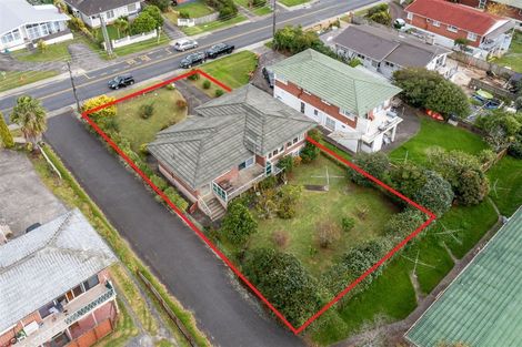 Photo of property in 84 Royal View Road, Te Atatu South, Auckland, 0610