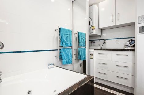 Photo of property in 1/2 Flavia Close, Torbay, Auckland, 0630