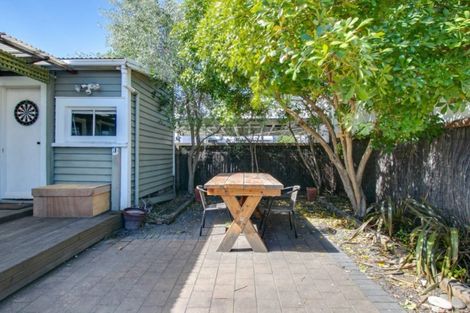 Photo of property in 101 Wellesley Road, Napier South, Napier, 4110