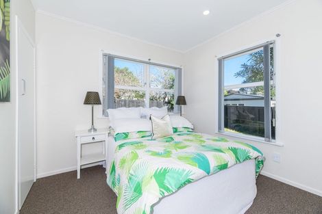 Photo of property in 117 Godley Road, Green Bay, Auckland, 0604