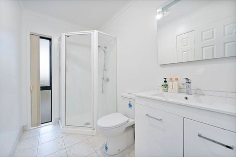Photo of property in 15 Lake Panorama Drive, Henderson, Auckland, 0612