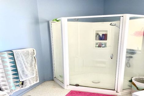 Photo of property in 21 Macnay Way, Murrays Bay, Auckland, 0630