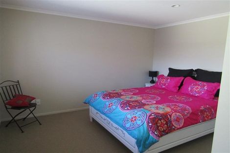 Photo of property in 4 Diamond Grove, Brown Owl, Upper Hutt, 5018