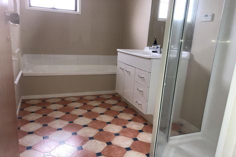 Photo of property in 9 Denarius Lane, Glendene, Auckland, 0602