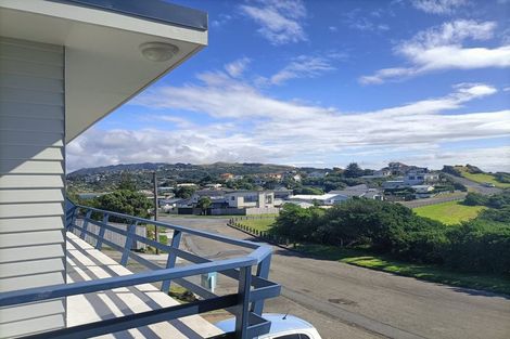 Photo of property in 1/24 Lambley Road, Titahi Bay, Porirua, 5022