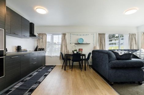 Photo of property in 7/32 Akaroa Drive, Maupuia, Wellington, 6022