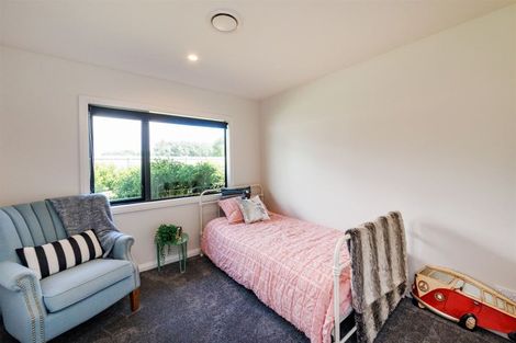 Photo of property in 36 Freedom Drive, Kelvin Grove, Palmerston North, 4414