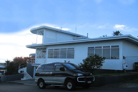 Photo of property in 121 Chaucer Road, Hospital Hill, Napier, 4110