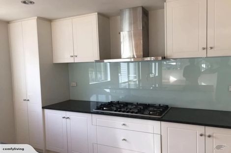 Photo of property in 4 Ballyboe Place, Pinehill, Auckland, 0632