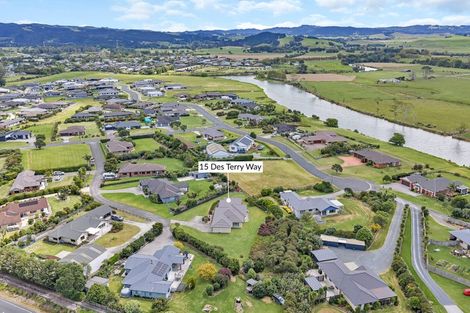 Photo of property in 15 Des Terry Way, Waipu, 0510