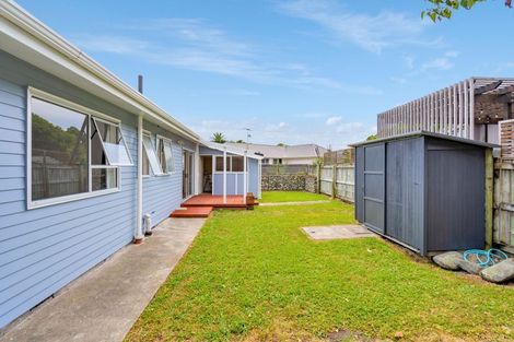 Photo of property in 23 Greenaway Road, Waikanae, 5036