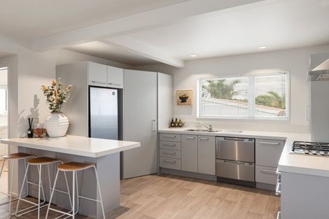 Photo of property in 220a Ocean Road, Whangamata, 3620