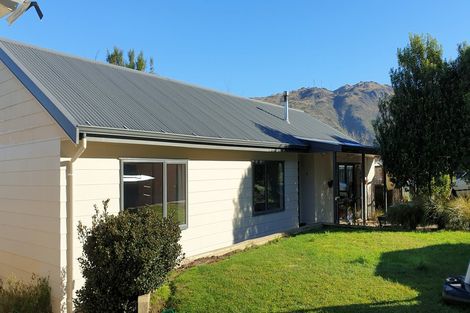 Photo of property in 35 Shields Street, Clyde, 9330