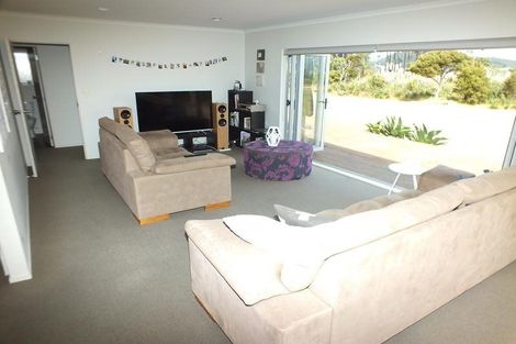 Photo of property in 124 Ti Kouka Crescent, Matarangi, Whitianga, 3592