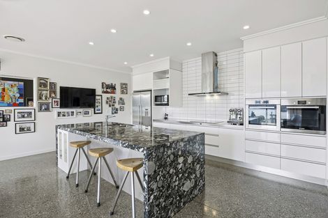 Photo of property in 28 Barling Street, Macandrew Bay, Dunedin, 9014