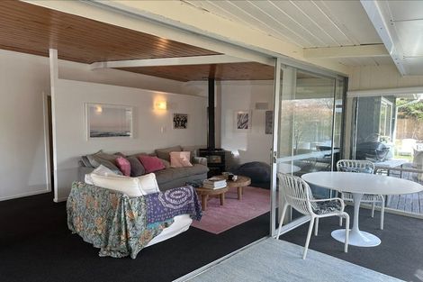 Photo of property in 32 Te Moana Road, Waikanae Beach, Waikanae, 5036