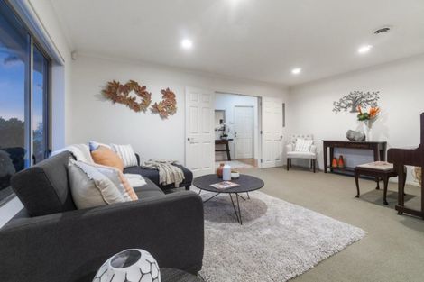 Photo of property in 14 Longbush Road, Te Atatu Peninsula, Auckland, 0610