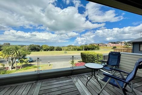 Photo of property in 47 Spinnaker Drive, Te Atatu Peninsula, Auckland, 0610