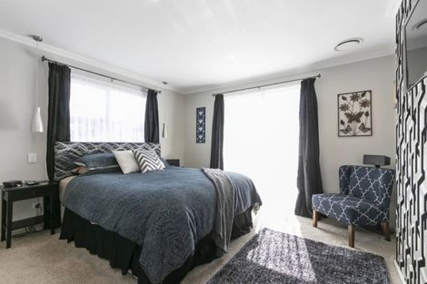 Photo of property in 15 Clematis Grove, Maungaraki, Lower Hutt, 5010