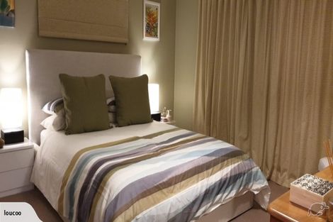 Photo of property in 17 West Glade Crescent, Birkenhead, Auckland, 0626