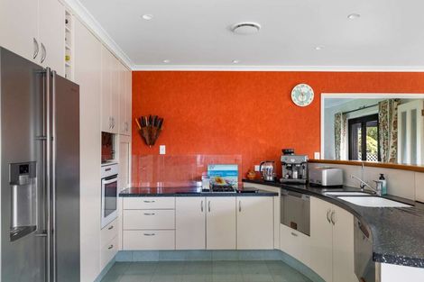 Photo of property in 520 Manutahi Road, Lepperton, New Plymouth, 4373