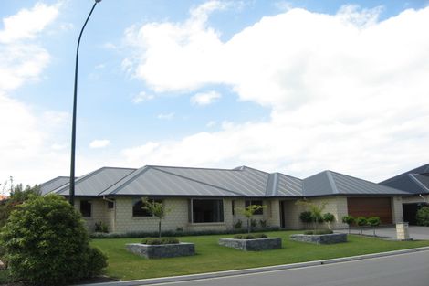 Photo of property in 6 Woodhaven Place, Parklands, Christchurch, 8083