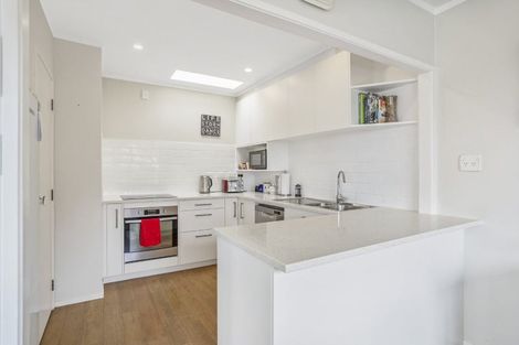 Photo of property in 2/22a Tui Glen Road, Birkenhead, Auckland, 0626