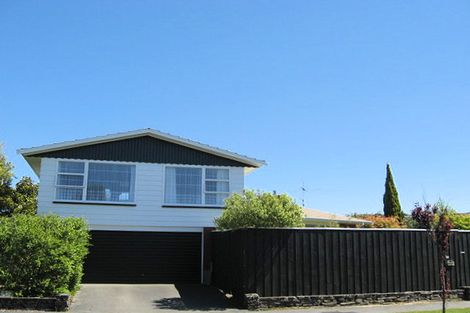 Photo of property in 25 Oakfield Street, Burnside, Christchurch, 8053