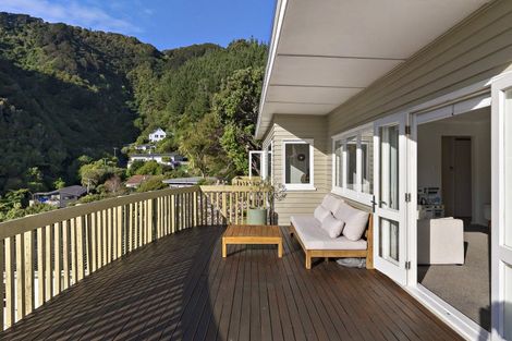 Photo of property in 40 Rona Street, Eastbourne, Lower Hutt, 5013